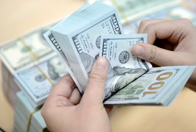 Ngân hàng Nhà nước bắt đầu bán USD giá thấp can thiệp thị trường Giá USD đã hạ nhiệt khi NHNN bán ra thấp hơn giá thị trường