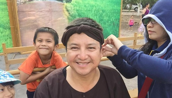 Chí Trung khoe ảnh hậu trường Lục lạc vàng Chí Trung chính thức thay Minh Béo dẫn chương trình "Lục lạc vàng".