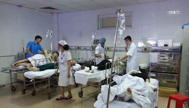 Thêm 3 nạn nhân vụ nổ đường ép nồi hơi phải chuyển viện Thêm 3 nạn nhân trong vụ nổ được chuyển ra Viện Bỏng quốc gia do vết thương quá nặng.
