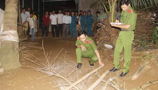 Kẻ nghi ngáo đá chém chết 2 cháu bé là chú họ Hiện trường vụ việc. Ảnh: Công an Thanh Hóa.