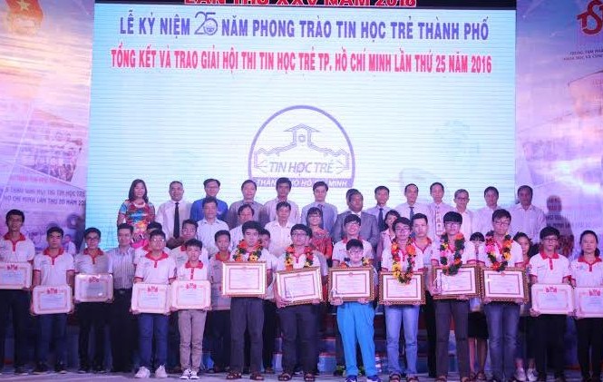 Trao giải Hội thi tin học trẻ TPHCM năm 2016 Trao giải Hội thi tin học trẻ TPHCM năm 2016