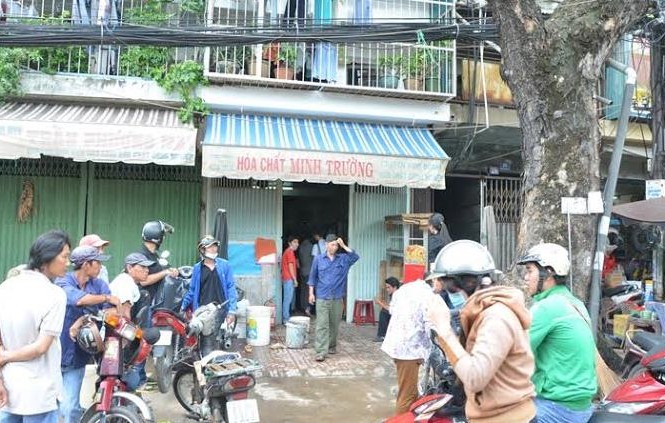 Nổ can axit ở “chợ thần chết” Kim Biên, 5 người bị thương Khu vực nổ axit.