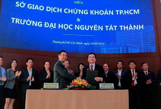 Sàn chứng khoán và trường đại học hợp tác giúp sinh viên Sàn chứng khoán và trường đại học hợp tác giúp sinh viên