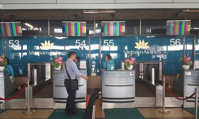 Màn hình sân bay Nội Bài lại gặp sự cố tín hiệu Màn hình Sân bay Nội bài bị lỗi. Ảnh Facebook.