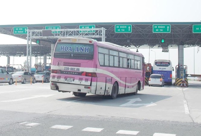 Đề xuất 2 phương án dỡ bỏ trạm thu phí Đại Xuyên Do chồng chéo và xảy ra nhiều vụ ùn tắc, TNGT nên Tổng Cty VEC đề xuất bỏ trạm thu phí Đại Xuyên. Ảnh: T.Đảng.
