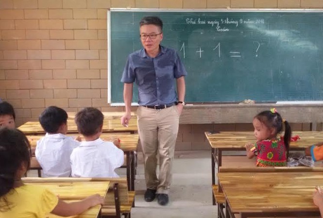 Tiết giảng đặc biệt của Giáo sư Ngô Bảo Châu GS.NGô Bảo Châu nói chuyện với học sinh lớp 1A của trường tiểu học Lũng Luông.