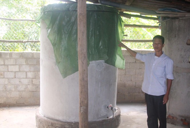 Bỏ thuốc trừ sâu vào bể nước tại đám cưới Bể nước của ông Thọ bị đối tượng xấu bỏ thuốc trừ sâu vào.
