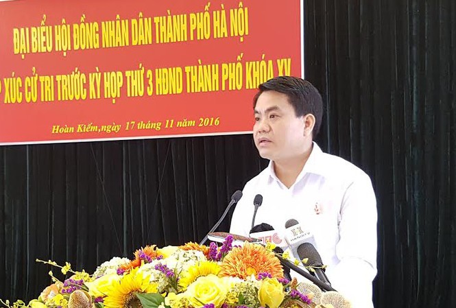 Cháy quán karaoke, cán bộ đánh người làm “nóng” buổi tiếp xúc cử tri Chủ tịch UBND TP Hà Nội Nguyễn Đức Chung phát biểu tại buổi tiếp xúc cử tri.