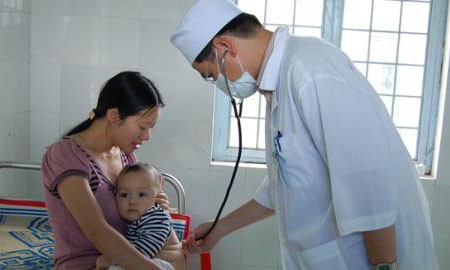 Hỗ trợ 150 triệu đồng cho bác sĩ về địa phương Ảnh minh họa.