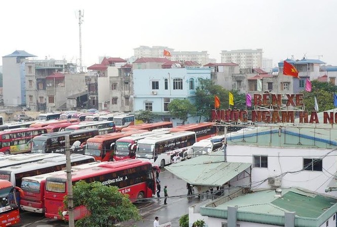 Hà Nội: Sẽ xử lý các nhà xe chống đối điều chuyển luồng tuyến Từ sáng mai, có trên 600 lượt xe của 32 tuyến xe khách được điều chuyển, sắp xếp lại.