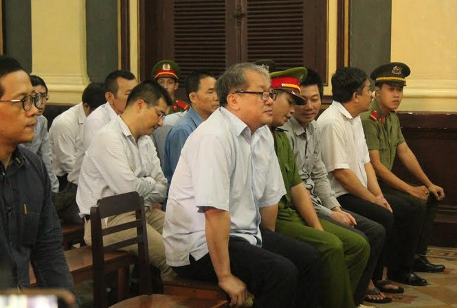 Xử ‘đại án’ 9.000 tỷ đồng: Ông Trần Quý Thanh vắng mặt vì bệnh Các bị cáo tại phiên tòa. Ảnh: Tân Châu.
