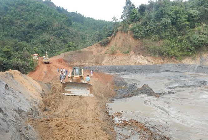 Xử phạt 11 công ty khai khoáng, thu gần 1,3 tỷ đồng Công ty CP Kim loại màu Nghệ Tĩnh cơ bản khắc phục hậu quả nhưng vẫn chưa có kết luận mẫu nước, bùn thải của Bộ TN & MT.