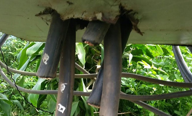 Kẻ gian cắt trộm 32m cáp đồng tại trạm biến áp Dây cáp tại trạm biến áp bị cắt.
