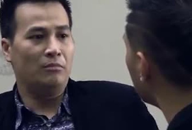 “Người phán xử” tập 23: Phan Hải đề xuất Khải Sở Khanh “làm bố tao nhé” Đoạn đối thoại của Khải Sở Khanh và Phan Hải khiến khán giả phì cười.