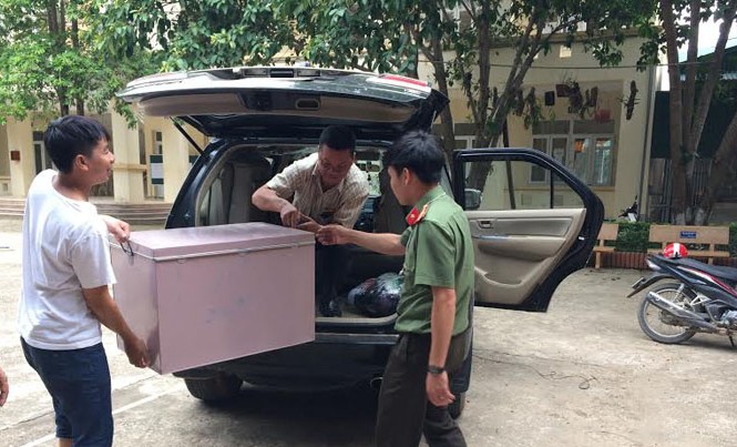 Thanh Hóa: Vận chuyển đề về các điểm thi an toàn Lực lượng chức năng đã vận chuyển đề thi về các điểm thi. Ảnh: Hoàng Lam.