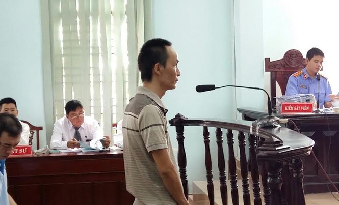 Vụ thanh tra giao thông nhận 'mãi lộ' tiền tỷ: Cấp trên yêu cầu bỏ qua xe vi phạm Bị cáo Trần Tường An tại phiên tòa (Ảnh: Kim Hà).