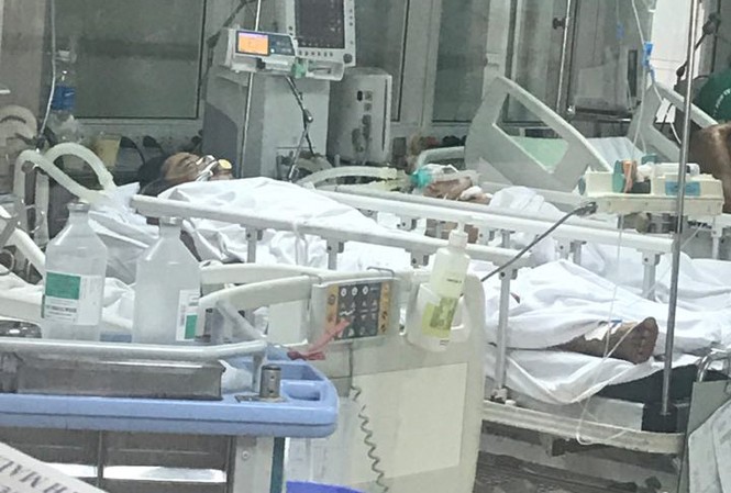 Truy tìm ô tô tông 2 người nhập viện rồi bỏ trốn Nạn nhân Lục bị thương nặng đang điều trị tại bệnh viện.