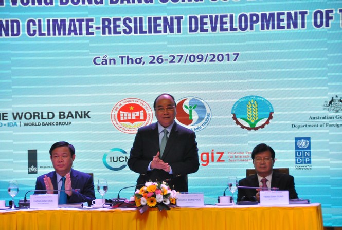 Thủ tướng Nguyễn Xuân Phúc: Biến thách thức thành cơ hội cho ĐBSCL Thủ tướng Nguyễn Xuân Phúc phát biểu tại hội nghị. Ảnh: Hòa Hội.