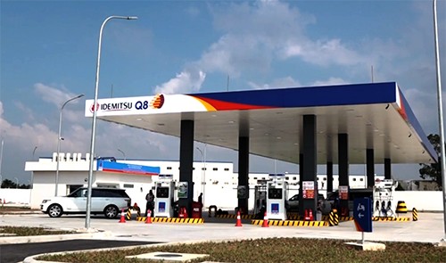 Trang web giả mạo tung tin cấm công chức đổ xăng của Nhật Trạm xăng của một doanh nghiệp Nhật Bản ở khu công nghiệp Bắc Thăng Long, Hà Nội. Ảnh: Trần Huấn