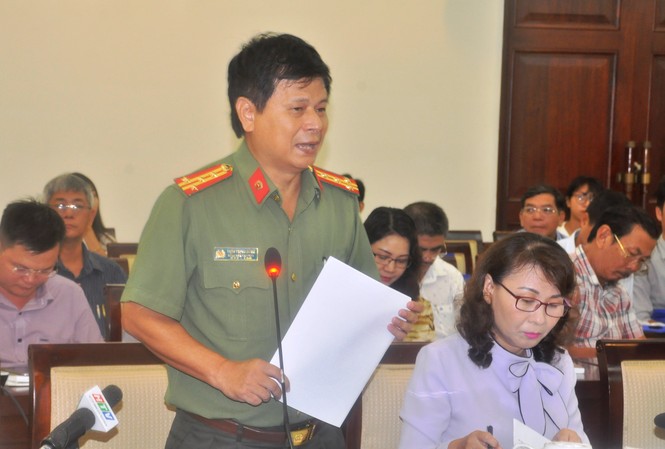 Báo chí đang bị mạng xã hội 'cạnh tranh' Các đại biểu trình bày tham luận tại buổi tọa đàm. Ảnh Việt Văn