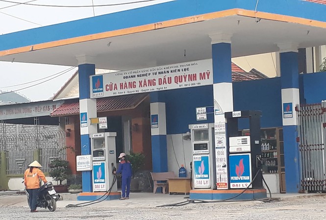 Khởi tố thêm 2 bị can vụ làm xăng giả ở Nghệ An Cửa hàng xăng dầu Kiên Lục.