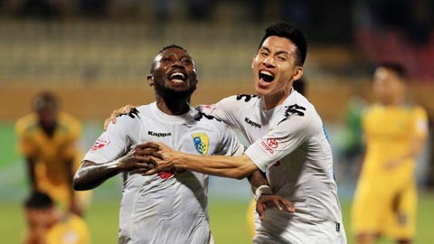 Kịch bản cuộc đua vô địch V.League 2017 trước vòng cuối Kịch bản cuộc đua vô địch V.League 2017 trước vòng cuối