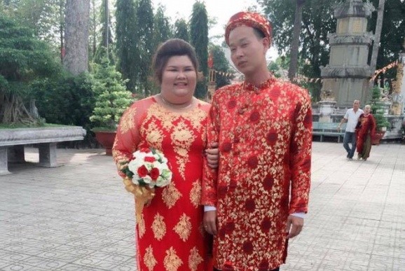 Chàng trai Bình Dương vỗ béo người yêu lên 120kg rồi cưới gây ‘sốt’ Chàng trai Bình Dương vỗ béo người yêu lên 120kg rồi cưới gây ‘sốt’
