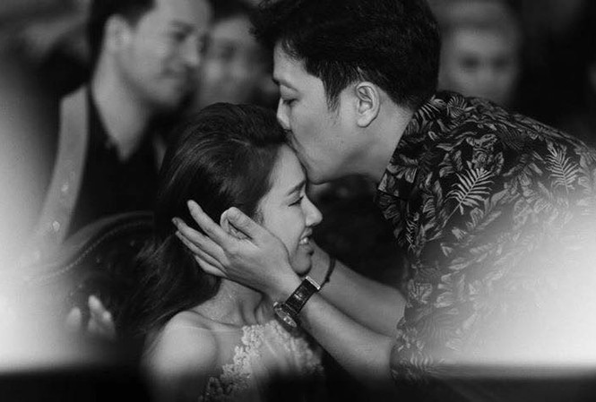 Sao Việt duy nhất đăng đàn chúc phúc Trường Giang - Nhã Phương là ai? Hành động cầu hôn Nhã Phương trên sóng trực tiếp của Trường Giang đang gây ra nhiều tranh cãi.