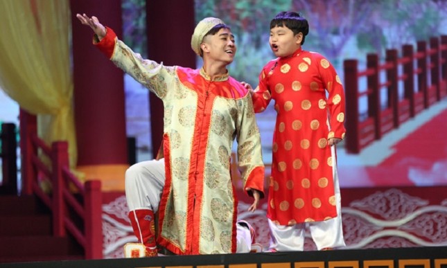 Con trai Xuân Bắc gây ‘bão’ trong Táo quân 2018 Nhân vật Táo nhí do con trai nghệ sĩ Xuân Bắc thủ vai được yêu thích trong chương trình Táo quân 2018.