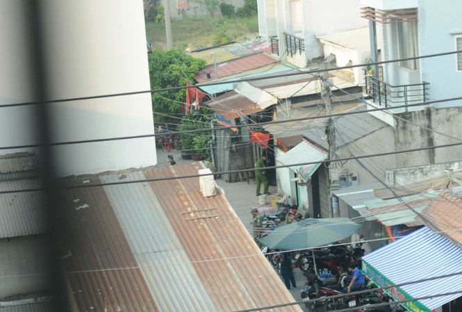 Bản tin 8H: Tin mới nhất vụ 5 người trong một gia đình bị sát hại Công an khám nghiệm hiện trường.