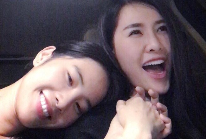 Quế Vân ‘thương’ Nhã Phương, nhắn Trường Giang đừng ‘gieo nghiệp’ Quế Vân và Nam Em có mối quan hệ thân thiết. Điều đặc biệt, cả hai đều vướng vào ồn ào tình ái liên quan tới danh hài Trường Giang.