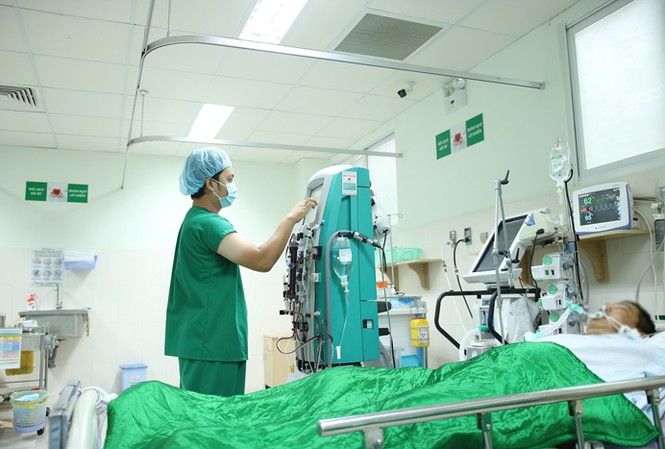 Bị đốt 250 mũi vì 'chọc' tổ ong Bệnh nhân dần hồi phục sau khi bị ong đốt.