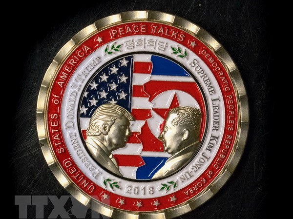 Bản tin 21H: Ông Trump hoan nghênh phản ứng của Triều Tiên Đồng tiền xu kỷ niệm Hội nghị thượng đỉnh Mỹ-Triều tại Washington DC., ngày 21/5. (Nguồn: AFP/TTXVN)