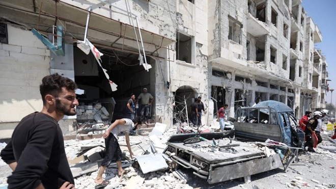 Bản tin 20H: Nga xác nhận không kích các mục tiêu khủng bố ở Syria Cảnh đổ nát sau các vụ tấn công tại Idlib. (Nguồn: AFP)
