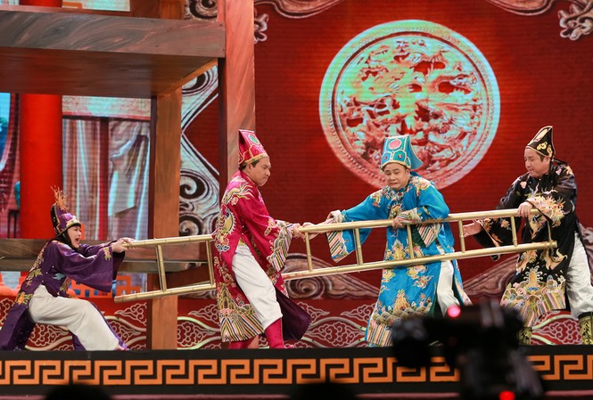 Showbiz 26/11: Tuyên bố bỏ vai Táo quân, nghệ sĩ Chí Trung lại đổi ý Nghệ sĩ Chí Trung được yêu thích với nhiều vai diễn trong chương trình Táo quân.
