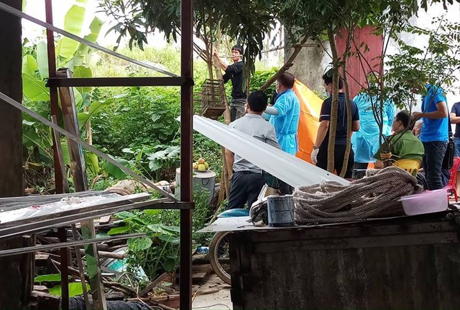 Phát hiện thi thể một người đàn ông trong bụi chuối Lực lượng chức năng Lạng Sơn khám nghiệm hiện trường nơi xảy ra sự việc *ảnh: Hải Sơn