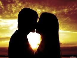 Nụ hôn oan nghiệt khiến người vợ trẻ mất mạng ảnh minh họa