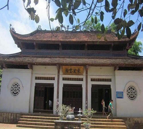 Thực hư đền cầu tự và chuyện quan Pháp được Thánh ban con Ngôi đền linh thiêng huyền bí.