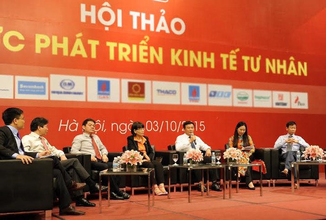 Chuyên gia bàn cách cởi trói đầu máy kinh tế Các diễn giả trao đổi thúc đẩy doanh nghiệp tư nhân