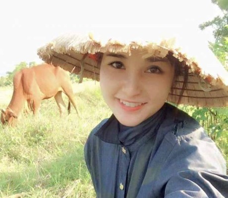 ‘Hot girl chăn bò’ làm dân mạng dậy sóng ‘Hot girl chăn bò’ làm dân mạng dậy sóng