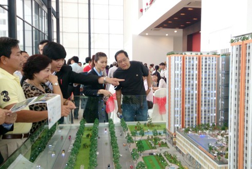 Thuế căn nhà thứ hai trên thế giới: Việt Nam theo cách nào? Các chuyên gia cho rằng cần thận trọng nghiên cứu và tham khảo các đánh thuế tài sản ở nhiều nước trước khi áp dụng việc đánh thuế căn nhà thứ hai. Ảnh:Vũ Lê