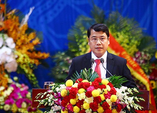 Giáo sư trẻ nhất năm 2016 từng nhiều năm làm văn phòng Tân giáo sư Trần Đình Thắng phát biểu tại Lễcông bố quyết định và trao giấy chứng nhận đạt tiêu chuẩn chức danh giáo sư, phó giáo sư năm 2016. Ảnh:Minh Linh.