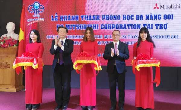 Tài trợ phòng học đa năng cho trường đại học Lễ khánh thành phòng học đa năng