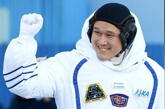 Sự thật phi hành gia 'cao vọt' khi bay vào vũ trụ Phi hành gia người Nhật Norishige Kanai đang thực hiện nhiệm vụ dài 6 tháng trên Trạm vũ trụ quốc tế. Ảnh: Kirill Kudryavtsev