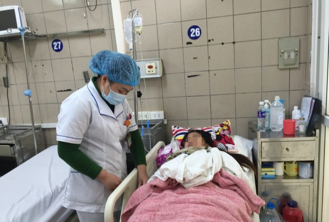 Tan nát ruột gan vì tâm lí rượu 'xịn' Chăm sóc cho bệnh nhân ngộ độc rượu tại TT Chống độc, BV Bạch Mai