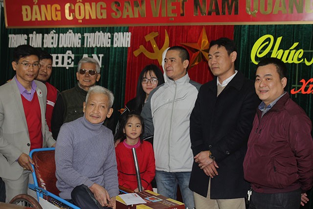 Tặng quà tết hỗ trợ thương bệnh binh nặng tại Nghệ An Tặng quà tết hỗ trợ thương bệnh binh nặng tại Nghệ An