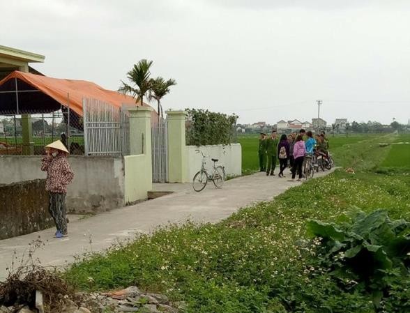 Phát hiện nam thanh niên chết trong tư thế treo cổ ở phòng ngủ Phát hiện nam thanh niên chết trong tư thế treo cổ ở phòng ngủ