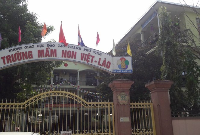 Công an triệu tập phụ huynh đánh nữ giáo viên thực tập Trường mầm non Việt Lào nơi xảy ra vụ việc.