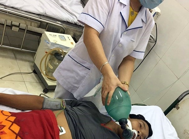 Tử vong vì uống rượu ngâm rễ cây rừng Tử vong vì uống rượu ngâm rễ cây rừng