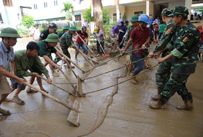 Trình trung ương hỗ trợ hơn 350 tỷ đồng khắc phục hậu quả lũ lụt Trình trung ương hỗ trợ hơn 350 tỷ đồng khắc phục hậu quả lũ lụt